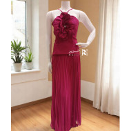 فستان سهرة فوشيا بطبقات كسرات مع زهرة ثلاثية الأبعاد على الصدر