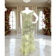 فستان سهرة فستقي بطبقات دانتيل مطرزة