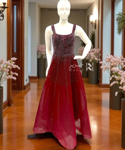 فستان عنابي بترتر لامع وتصميم برباط خلفي