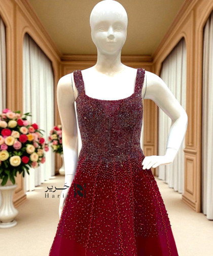 فستان عنابي بترتر لامع وتصميم برباط خلفي