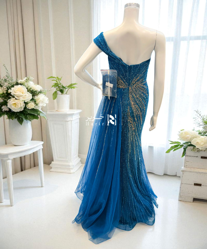 فستان سهرة أنيق بلون أزرق فاخر