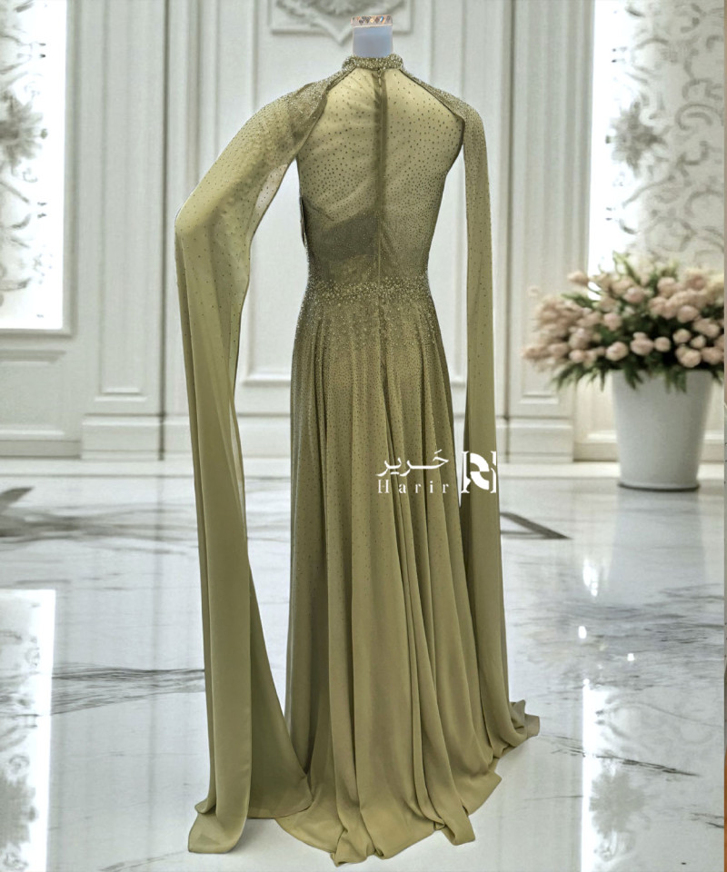 فستان سهرة زيتوني فاخر بكاب شيفون مطرّز