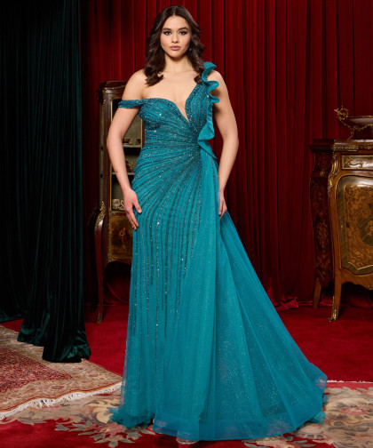 فستان سهرة فيروزي راق  بكتف واحد وفتحة جانبية طويلة