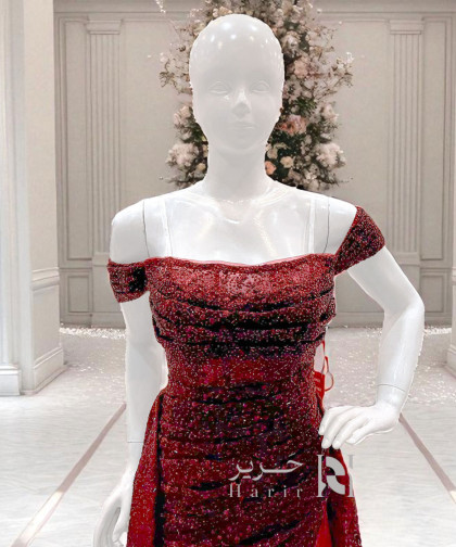 فستان سهرة أحمر أوف شولدر مطرز بالترتر اللامع