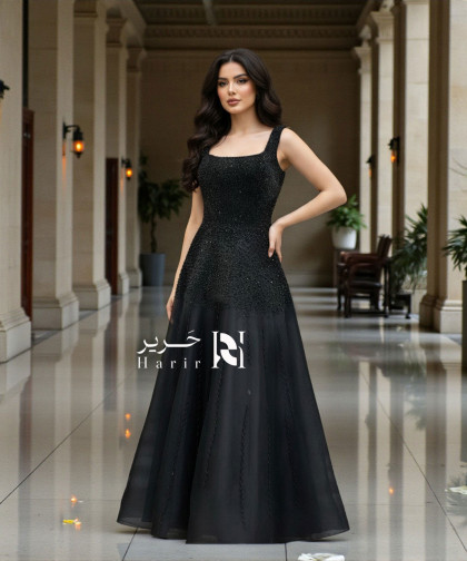 فستان سهرة أسود بتطريز ناعم ورباط خلفي