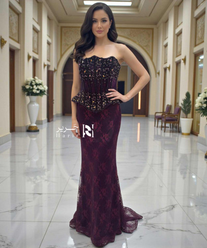 فستان سهرة خمري بكورسيه مرصّع كريستال قصة سترابلس بتصميم ملكي