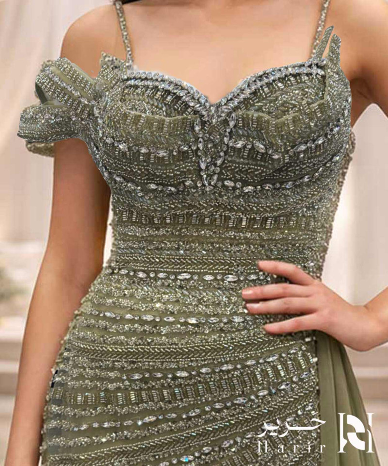Olive Green Crystal Embellished Evening Gown – Sweetheart Neckline with Off-Shoulder Detail & Side Chiffon Cape