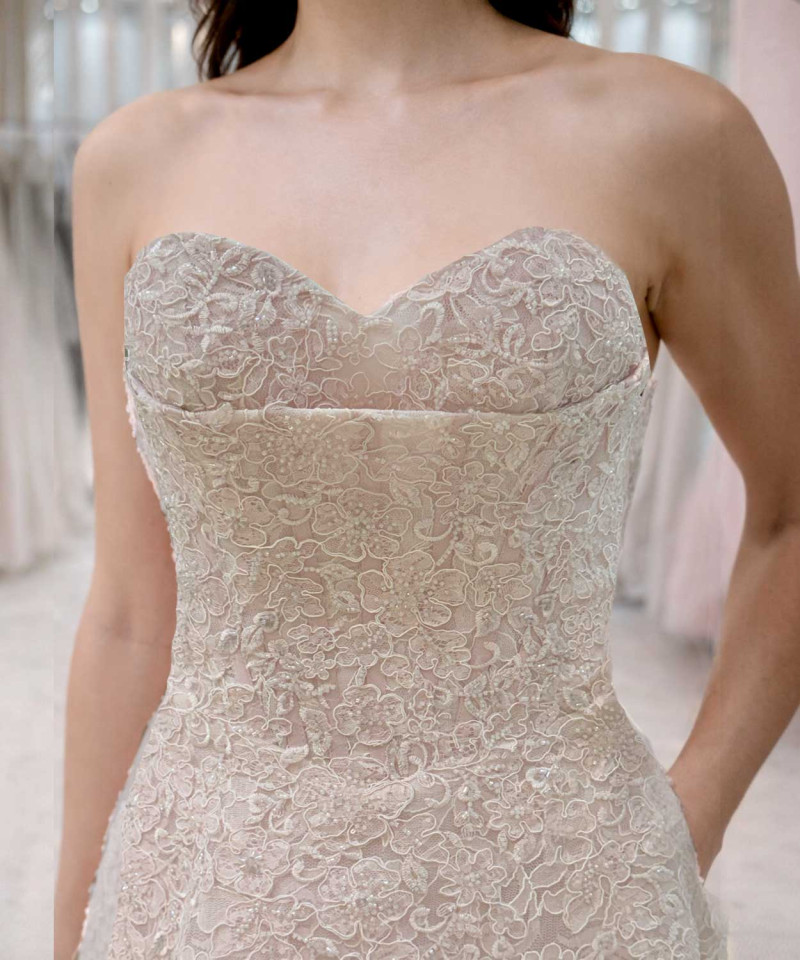 Dusty Pink Evening Dress with Luxury Lace and Sweetheart Neckline