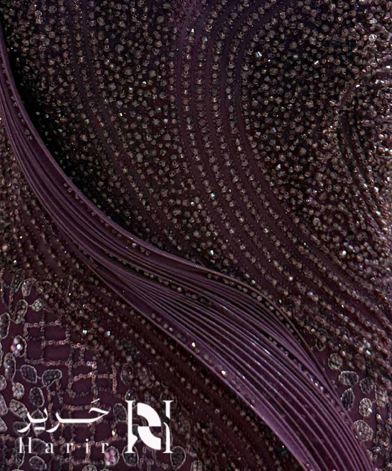 فستان سهرة خمري بكتف واحد مطرّز فاخر