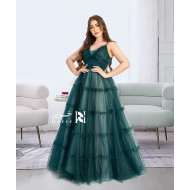 Elegant Green Evening Gown with Layered Tulle and Spaghetti Straps